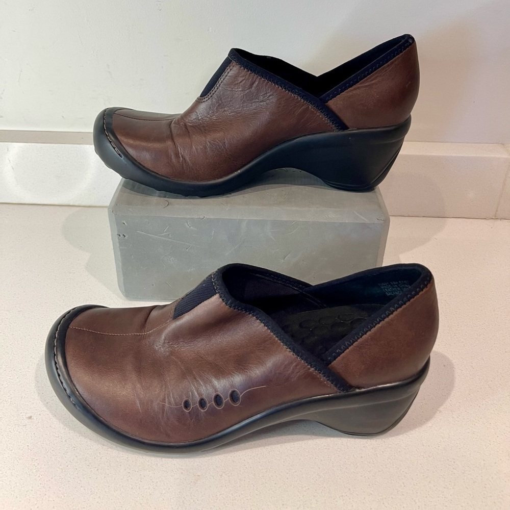 🌺PRIVO by Clark’s brown leather slip on women’s comfort style SHOES size 8.5